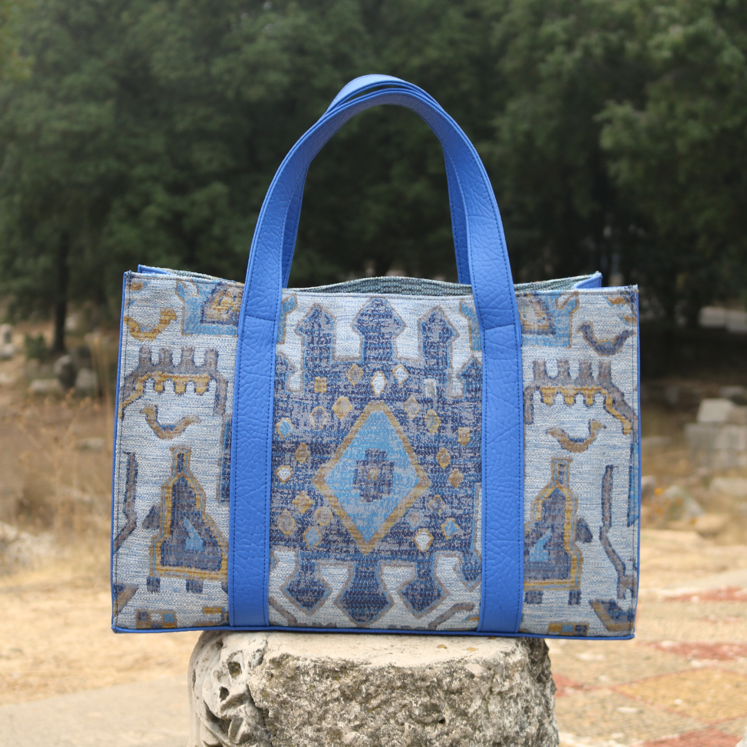 Tribal Blue, Nileh Tote