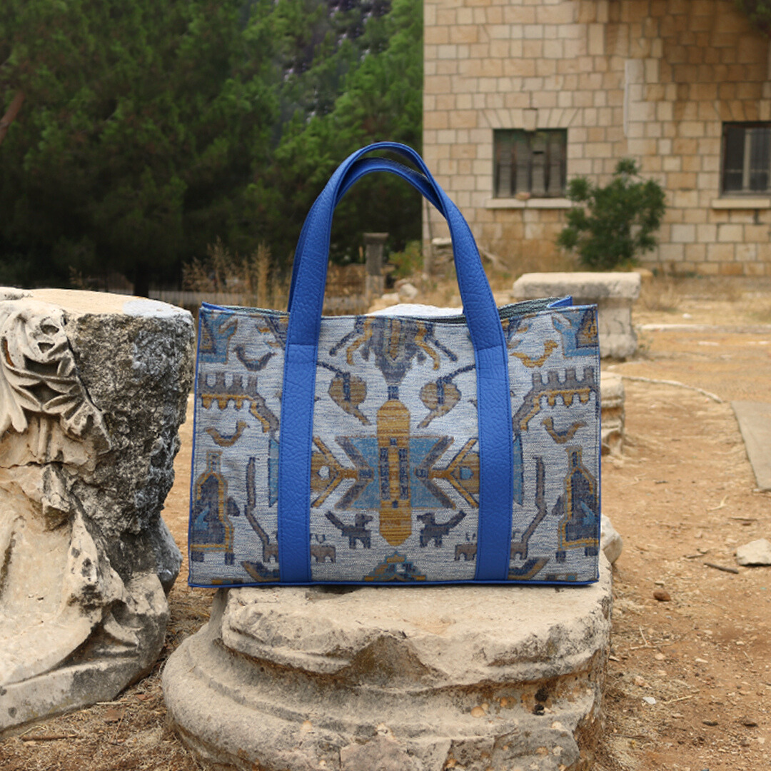 Tribal Blue, Nileh Tote